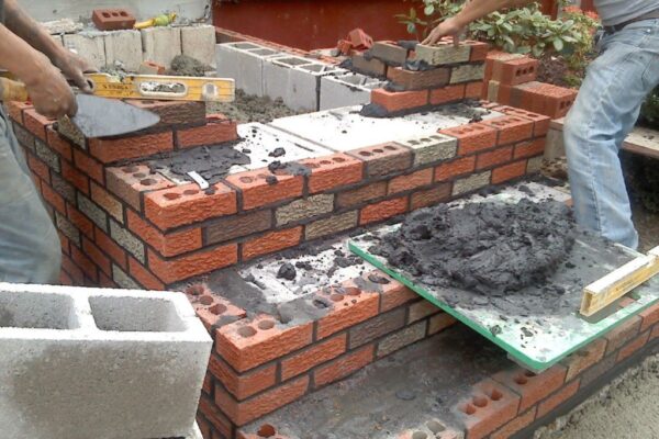 Building masonry steps with bricks